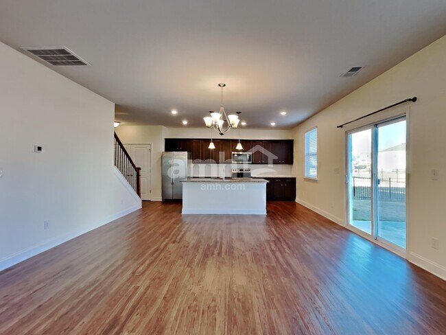 Foto del edificio - 145 Twin River Dr