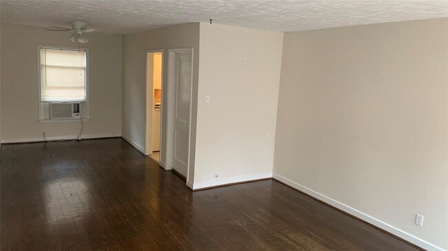 Building Photo - 4402 Roseland St