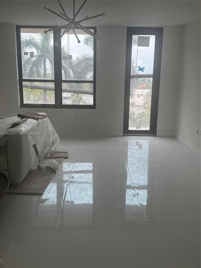 Building Photo - 10185 Collins Ave
