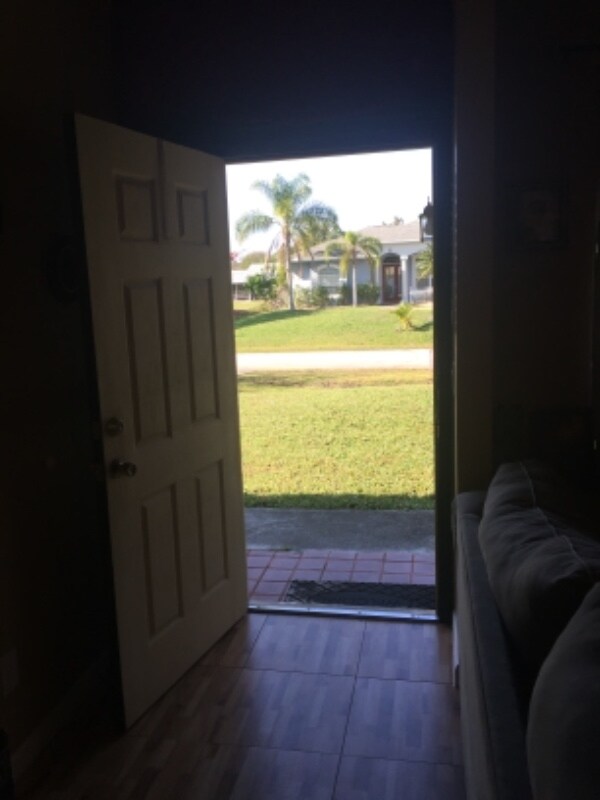 Foto del edificio - 1133 SW Hibiscus St