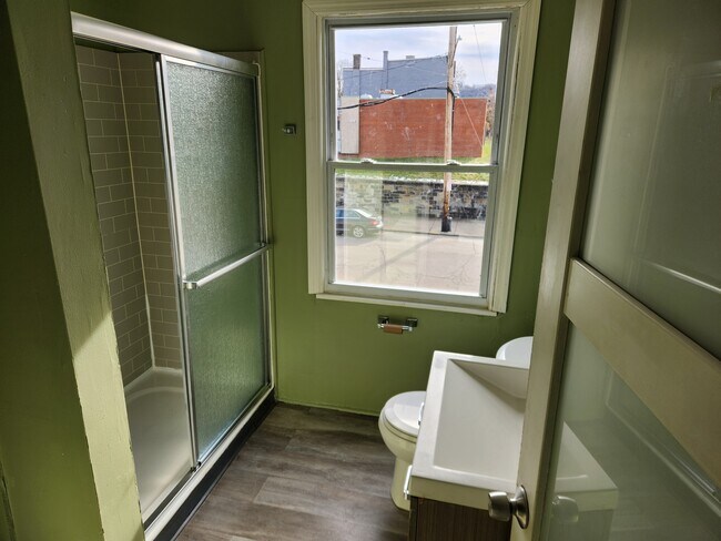 Foto del edificio - 1148 N Franklin St