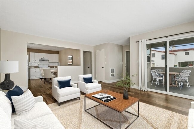 Building Photo - 420 Narcissus Ave