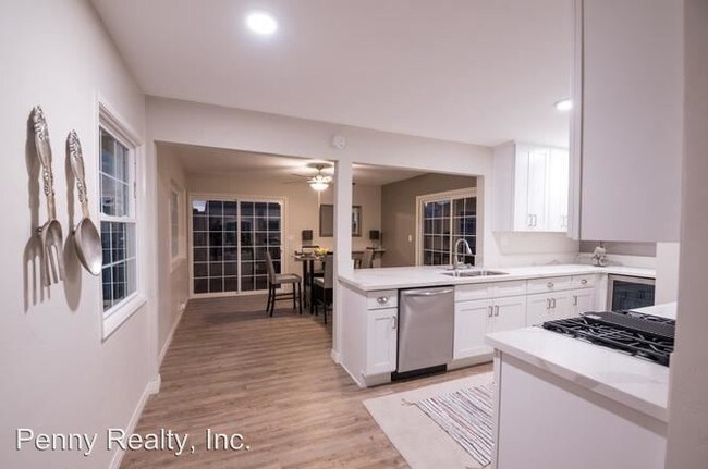 Building Photo - 3 br, 2 bath House - 6526 Glenroy Street