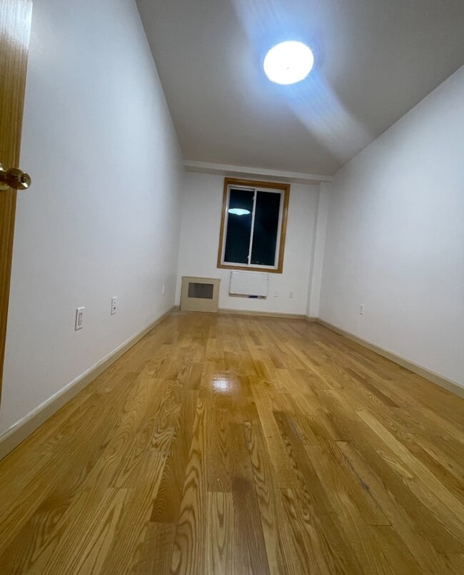 Building Photo - 6426 Queens Blvd