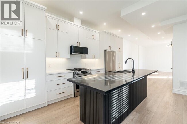 Photo du bâtiment - 322 Mt Albion Rd