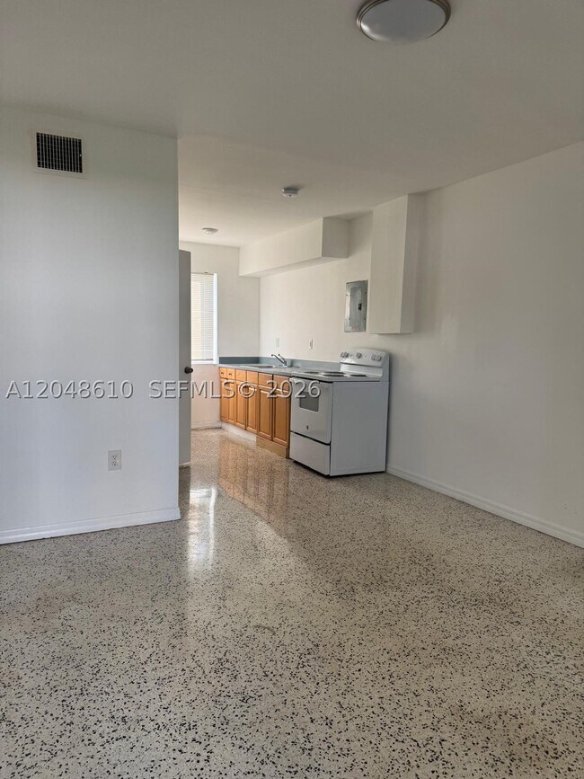 Foto del edificio - 680 NE 88th St