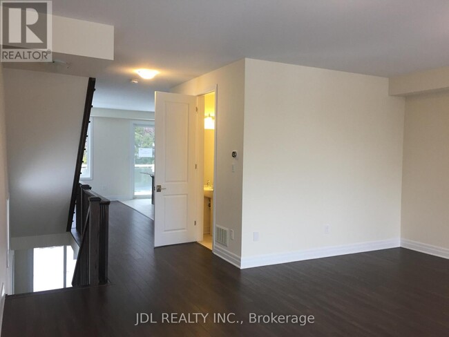Building Photo - 62 Heron Park Pl