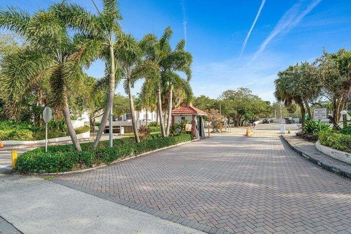 Foto principal - 632 NW 13th St