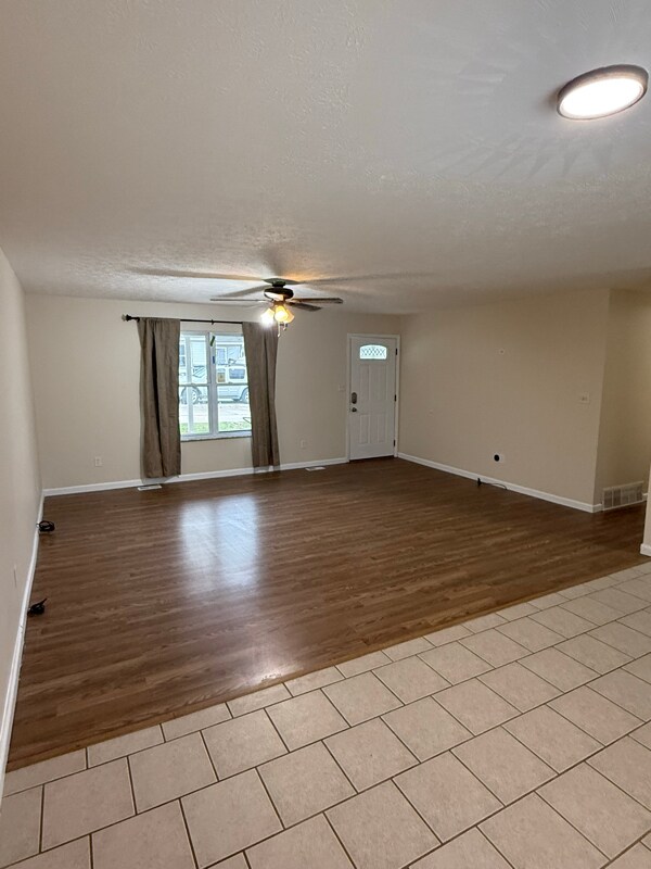 Foto del edificio - 104 Millard St