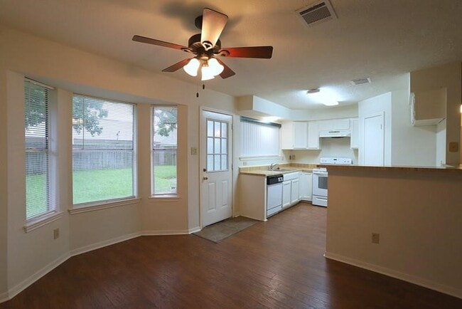 Building Photo - 1210 Strawberry Park Ln