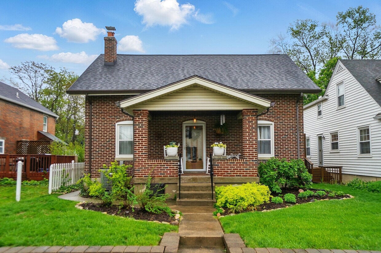 Foto principal - 3000 Hillside Ave