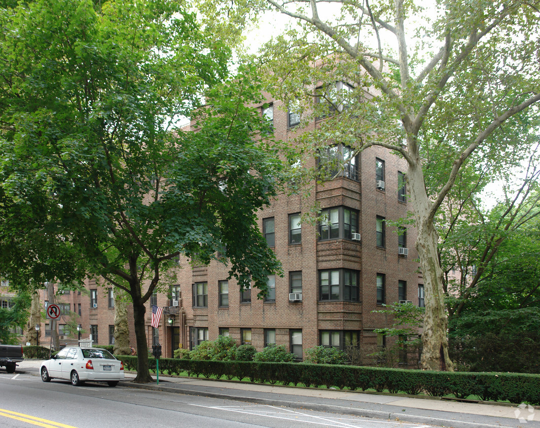 170 Hartsdale ¡alejado. - 170 Hartsdale Ave