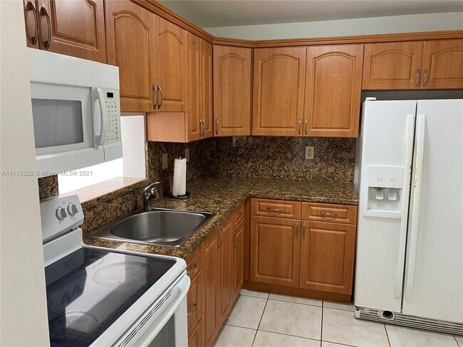 Foto del edificio - 5201 NW 7th St