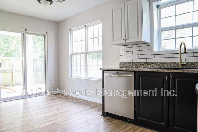 Foto del edificio - 105 Fairview Lake Way