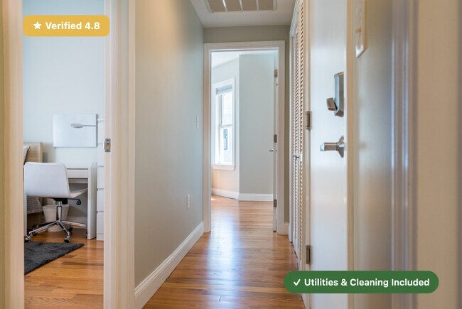 Foto del edificio - Furnished Private Bedroom in South Boston