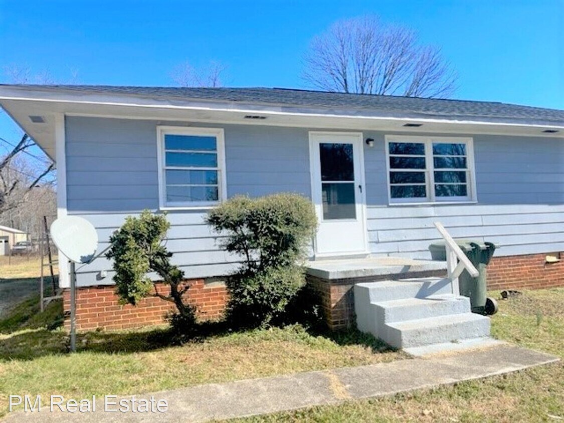 Foto principal - 2 br, 1 bath House - 3704 Yanceyville Stre...