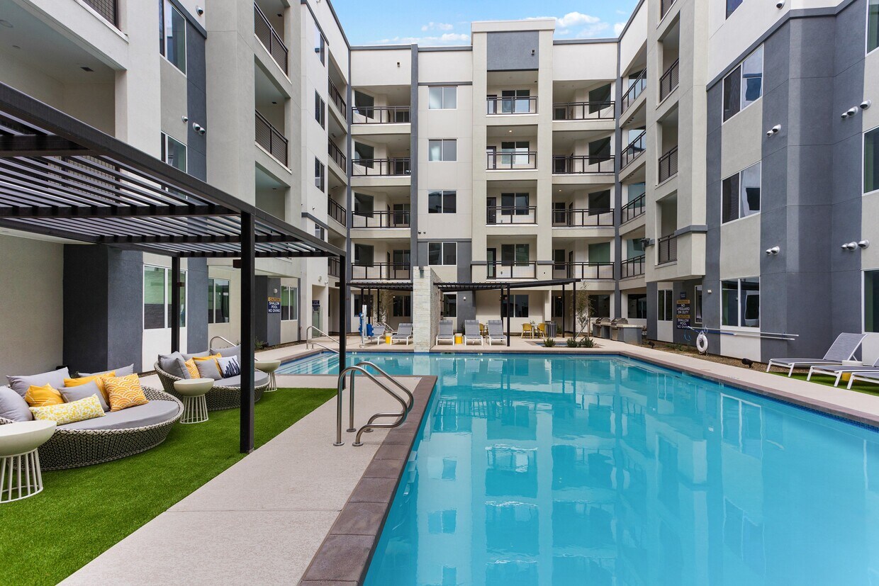 Alta Biltmore Apartments in Phoenix, AZ