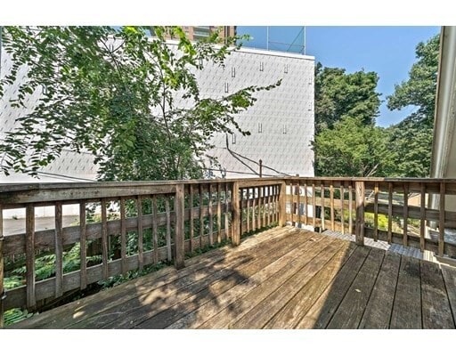 Building Photo - 9 Parkwood Terrace