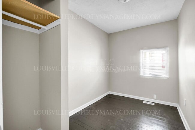 Building Photo - 2322 Griffiths Ave