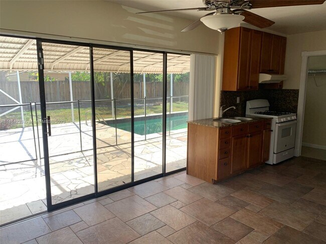 Foto del edificio - 1680 NW 1st Terrace