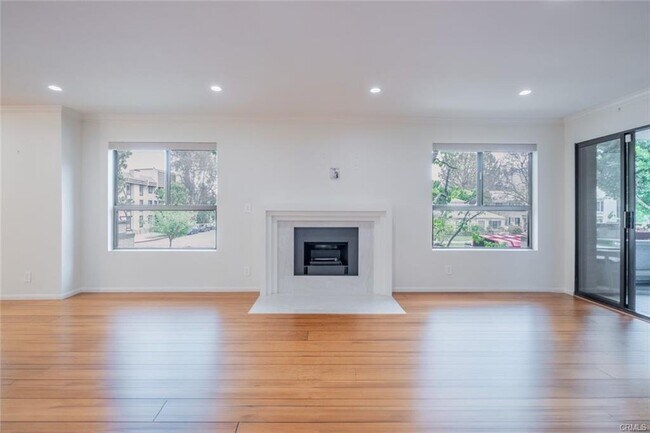 Building Photo - 10331 Riverside Drive Apt #103, Los Angele...