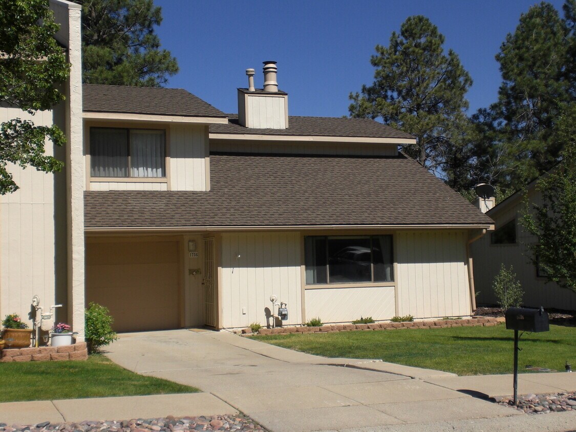 Primary Photo - Great Property With Gorgeous View