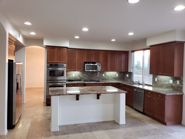 Building Photo - Upgraded 5 Bedroom Home with Spectacular V...