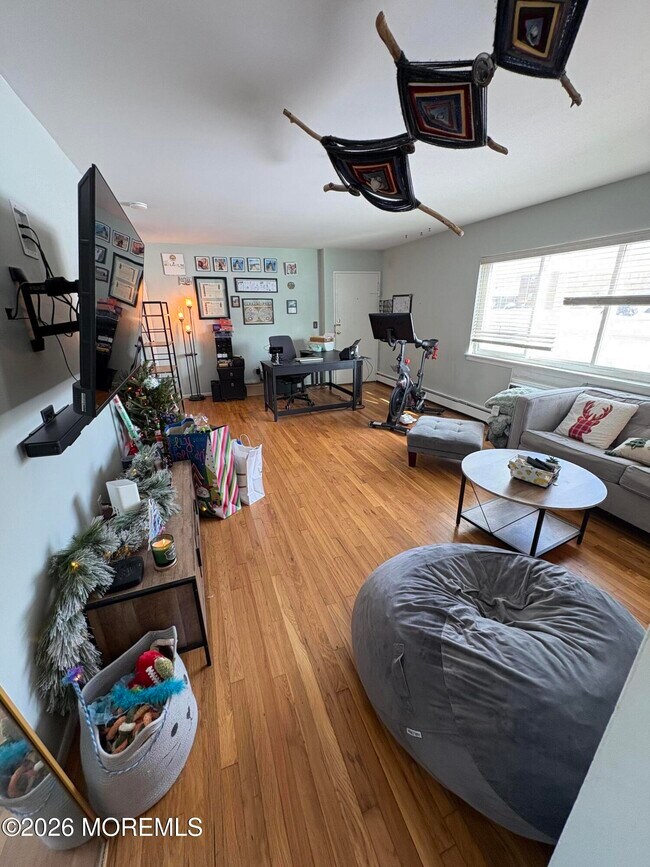 Building Photo - 16 Laurel Pl