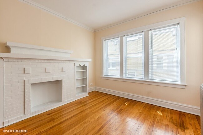 Foto del edificio - 4422 N St Louis Ave