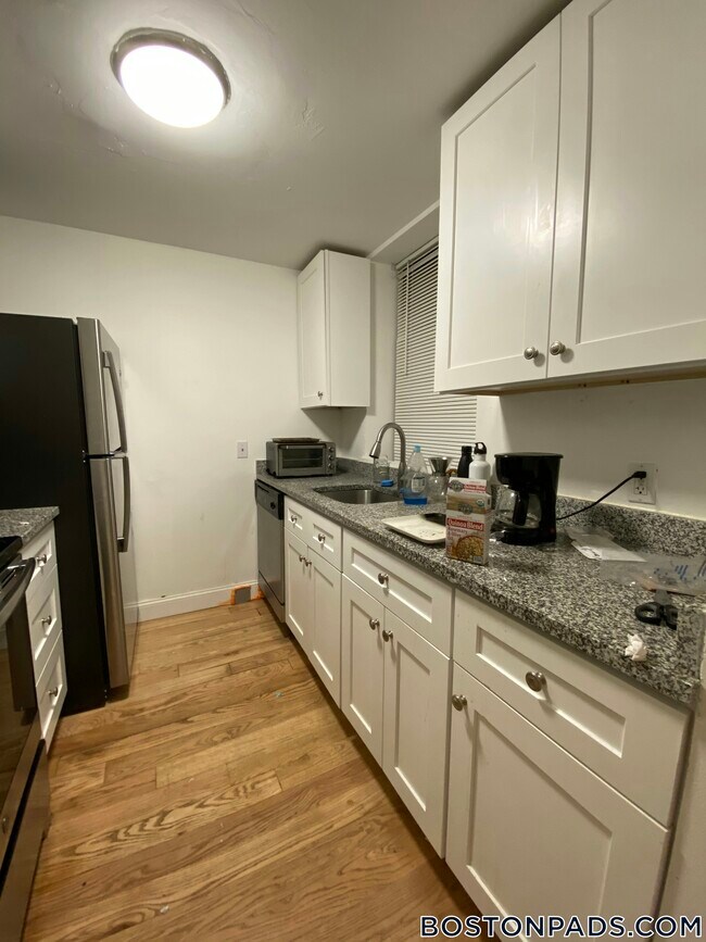 Building Photo - 774 Columbus Ave