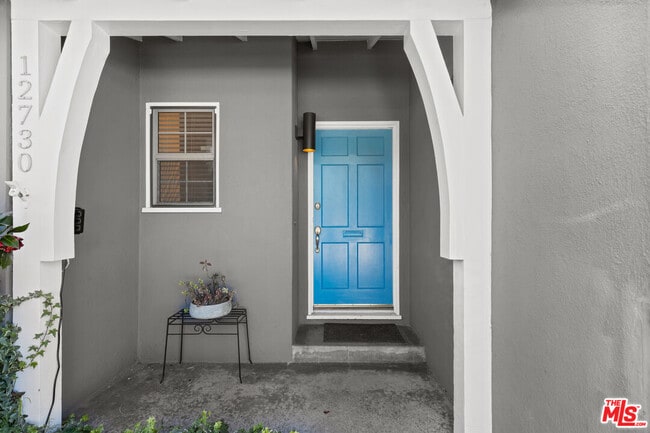 Foto del edificio - 12730 La Maida St