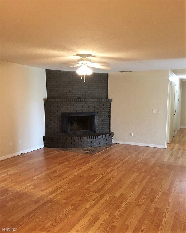 Building Photo - 4 br, 3 bath House - 1101 E Eagle Ave