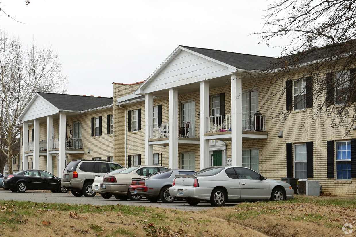 Primary Photo - Chapelwood Place Apartments