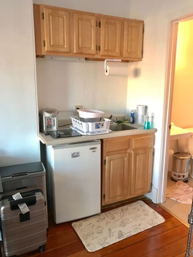 Photo - Brookline Studio – Lower Beacon – No Broker Fee – Hot Water Included – 9/1 Apartment