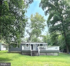 Building Photo - 9101 Wildwood St