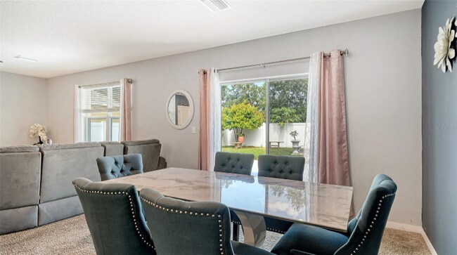 Foto del edificio - 5206 Willow Breeze Wy