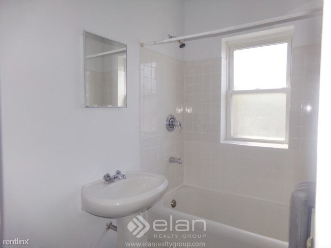 Foto del edificio - 6532 N Lakewood Ave