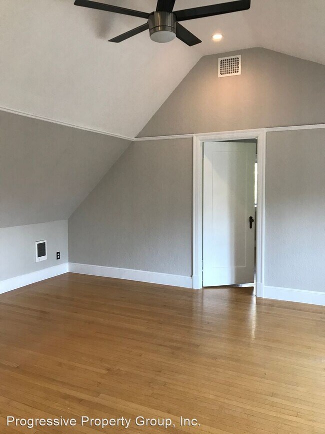 Foto del edificio - 1 br, 1 bath House - 512 Redwood Avenue