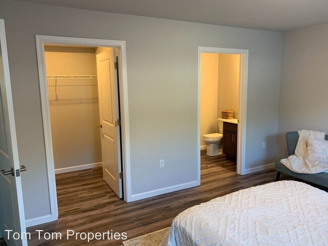 Foto del edificio - 2466 Pleasant Valley Rd