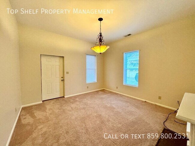 Building Photo - One Bedroom “Pink” House in Frankfort!