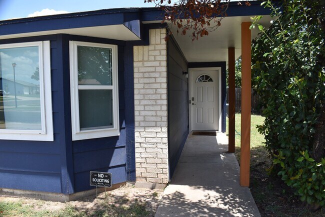 Foto del edificio - 4 Bd / 2 Bath in Killeen! Convenient to Fort Cavazos!