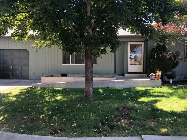 Foto del edificio - 2348 SW 26th St