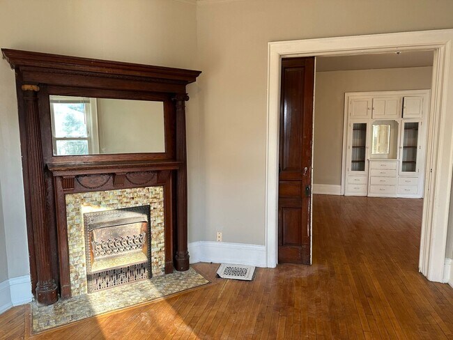 Foto del edificio - 2412-14 W MCKINLEY AVE