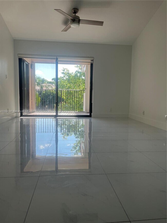 Foto del edificio - 10121 W Sunrise Blvd