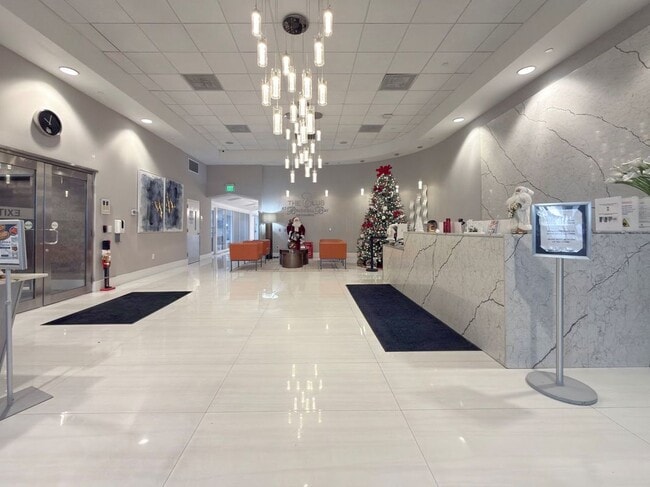 Building Photo - 1200 Brickell Bay Dr