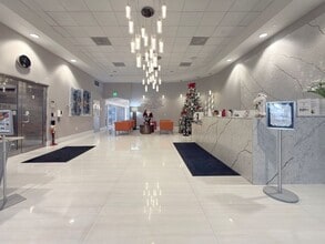 Building Photo - 1200 Brickell Bay Dr