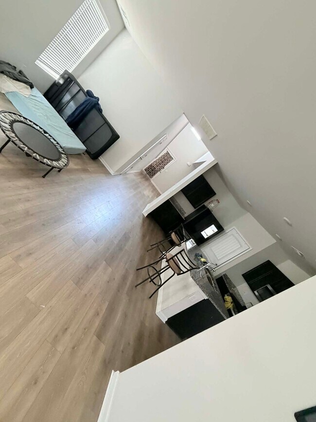 Foto del edificio - 4341 Maxwell Rd