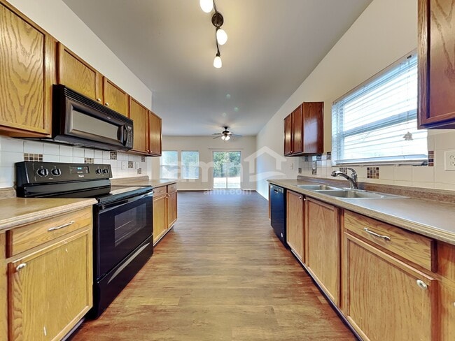 Building Photo - 4636 Meadowfield Rd