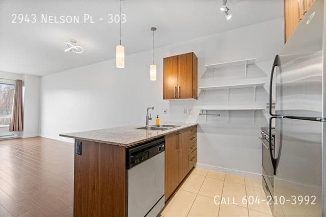 Building Photo - Spacious 1 Bedroom + Den Condo