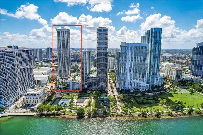 Foto del edificio - 1750 N Bayshore Dr